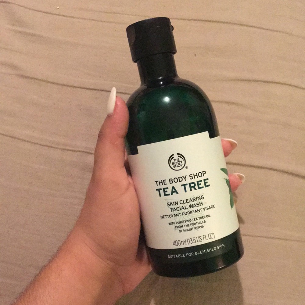 The body shop— Tea tree facial wash